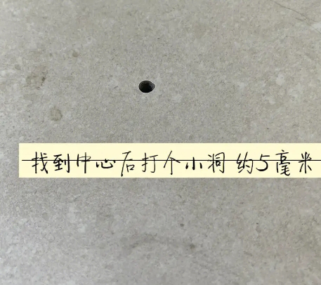 金山瓷砖空鼓维修公司专业解答在瓷砖铺贴过程中，如果砂料搅拌不均匀，将会带来以下问题